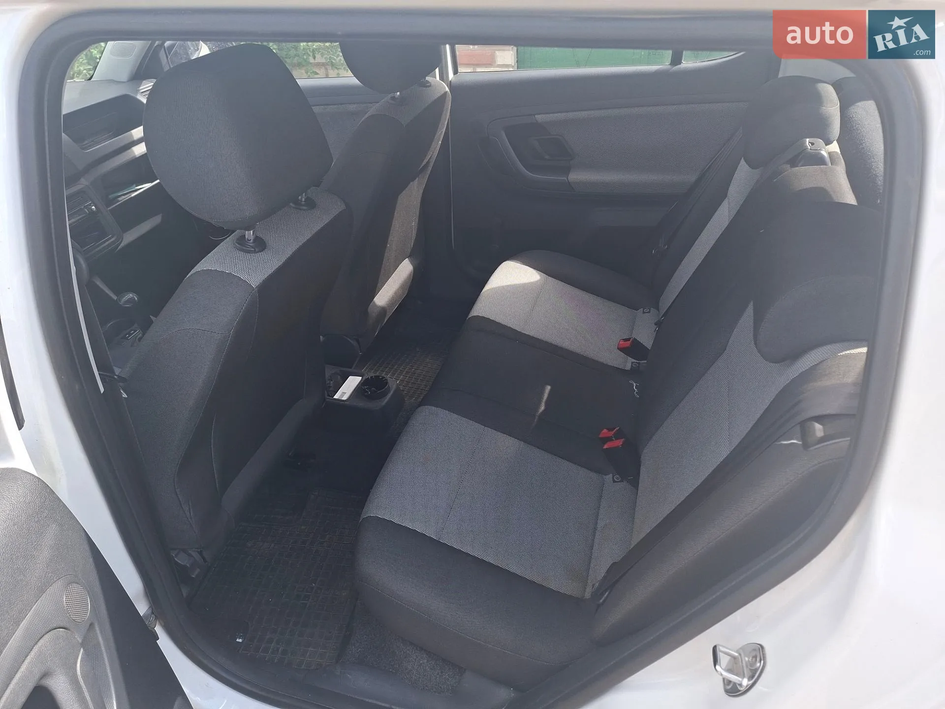 2012 Skoda Fabia - мініатюра 8