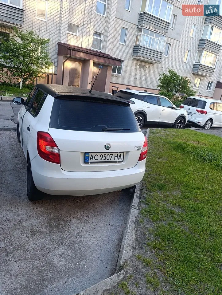 2011 Skoda Fabia - мініатюра 74