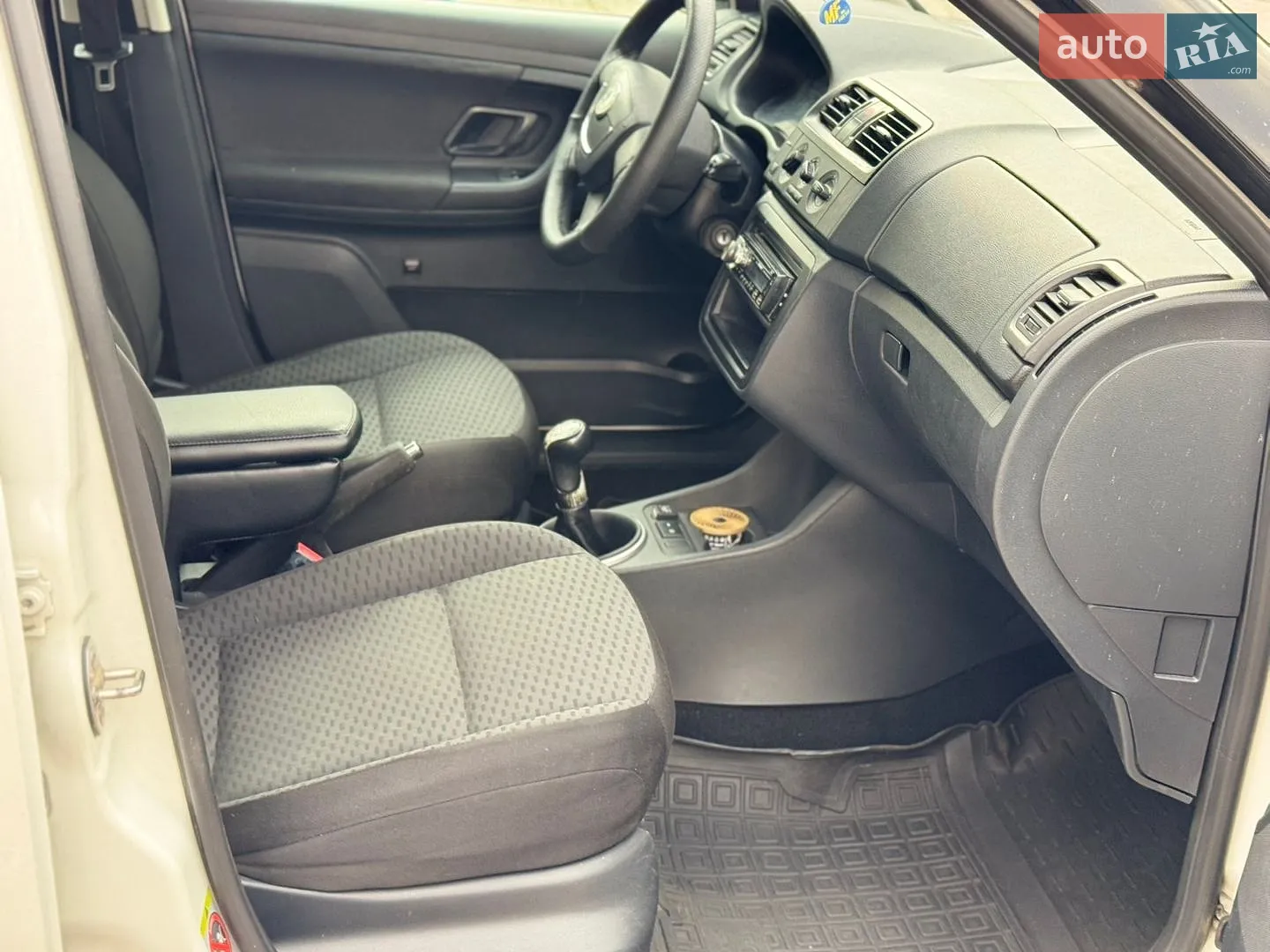 2011 Skoda Fabia - мініатюра 6