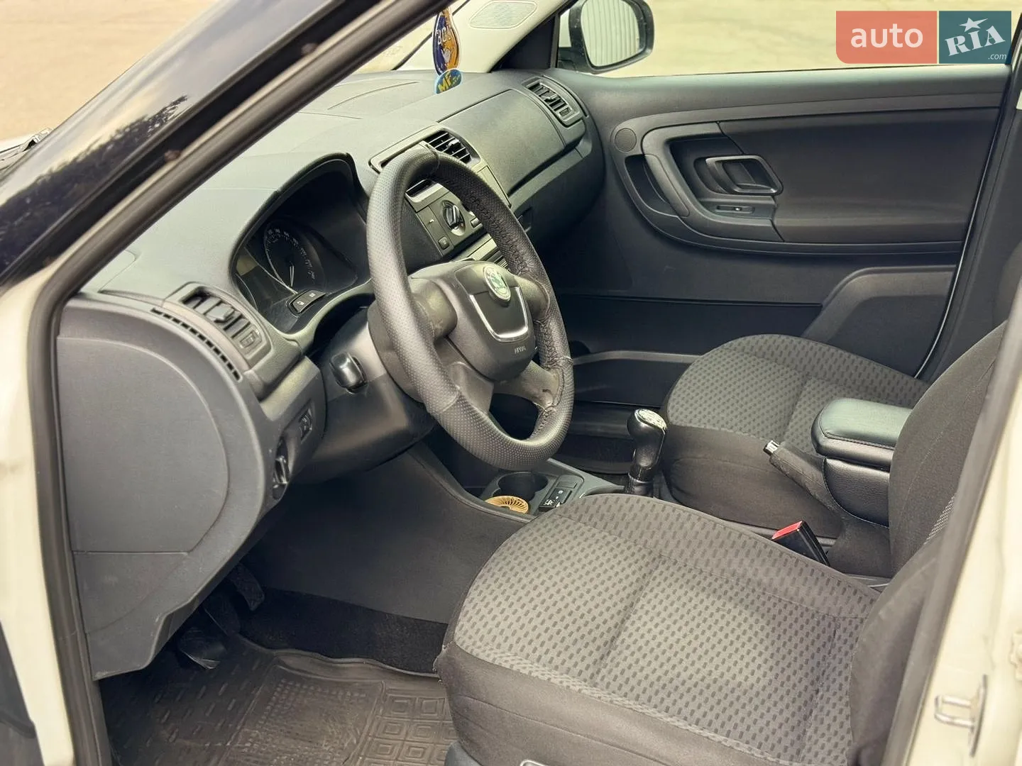 2011 Skoda Fabia - мініатюра 7