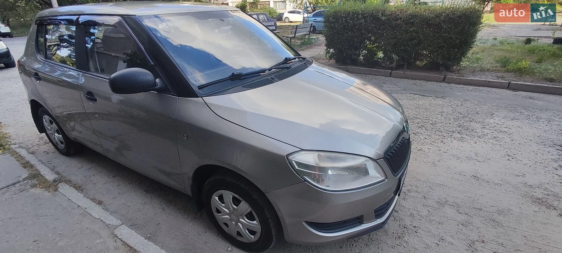 2012 Skoda Fabia - мініатюра 2
