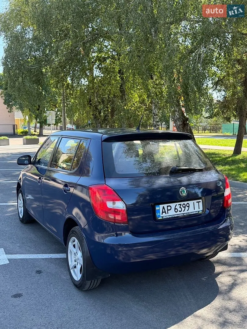 2011 Skoda Fabia - мініатюра 6
