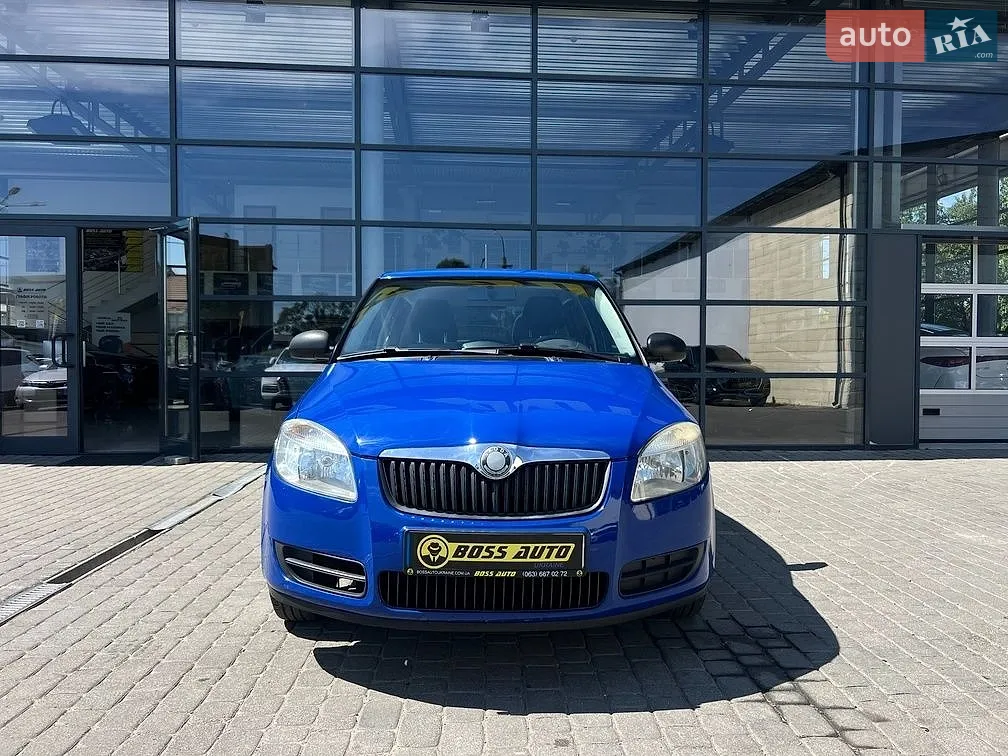 2010 Skoda Fabia - мініатюра 2