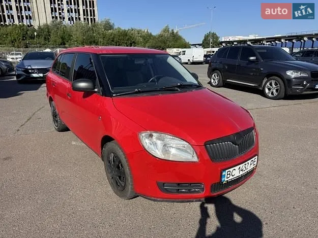 2010 Skoda Fabia - фото 1