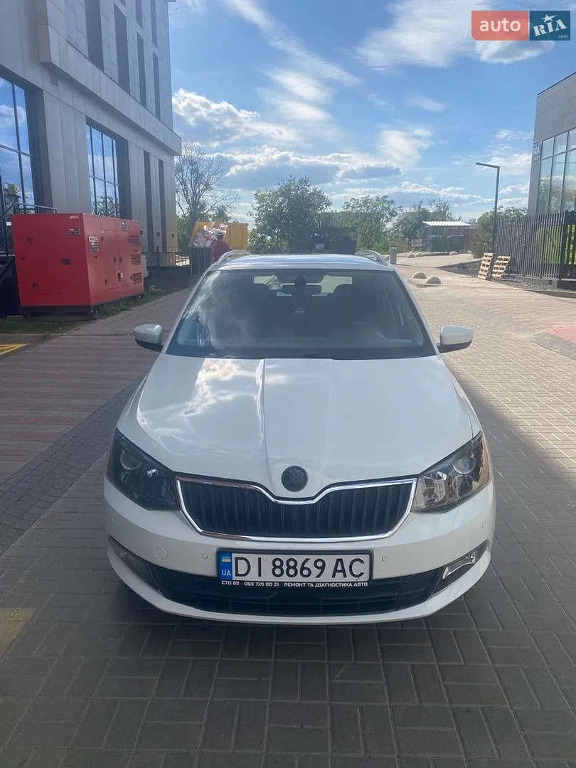 2015 Skoda Fabia - фото 1