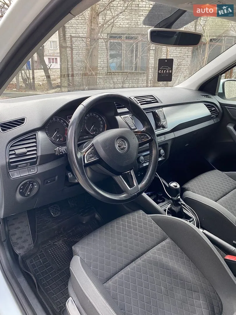 2015 Skoda Fabia - мініатюра 7