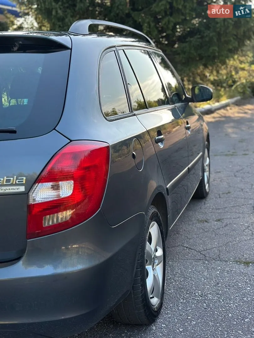 2010 Skoda Fabia - мініатюра 4
