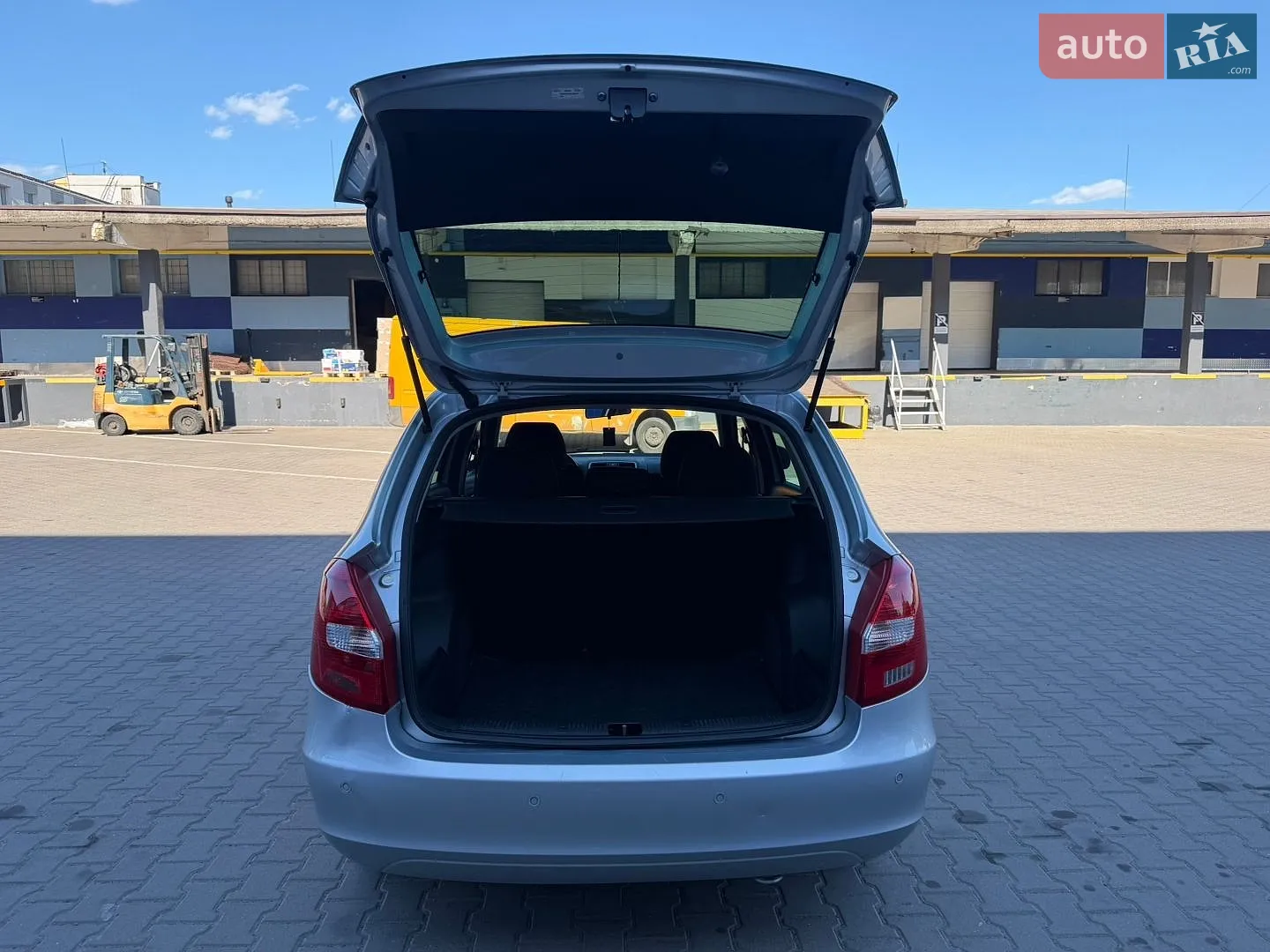 2010 Skoda Fabia - мініатюра 28
