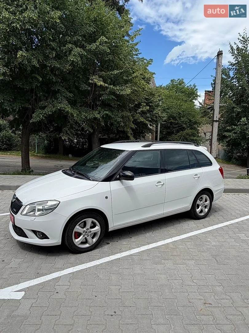 2010 Skoda Fabia - мініатюра 2