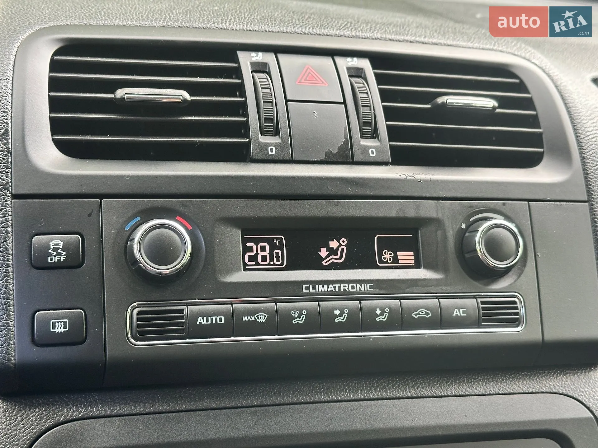 2010 Skoda Fabia - мініатюра 72
