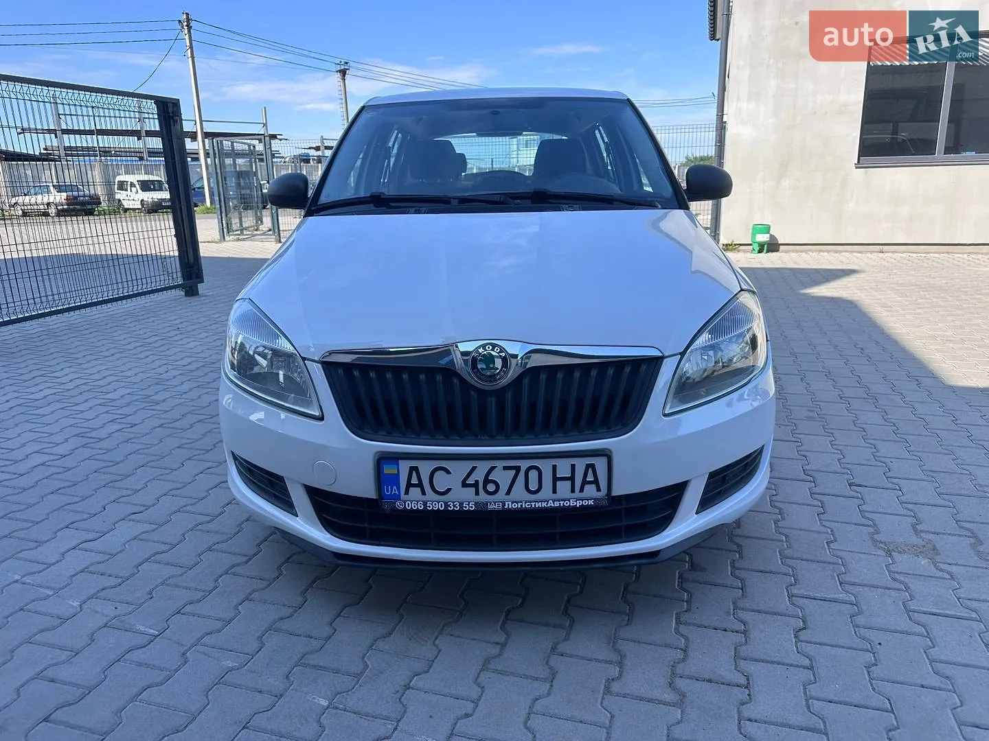 2010 Skoda Fabia - мініатюра 2