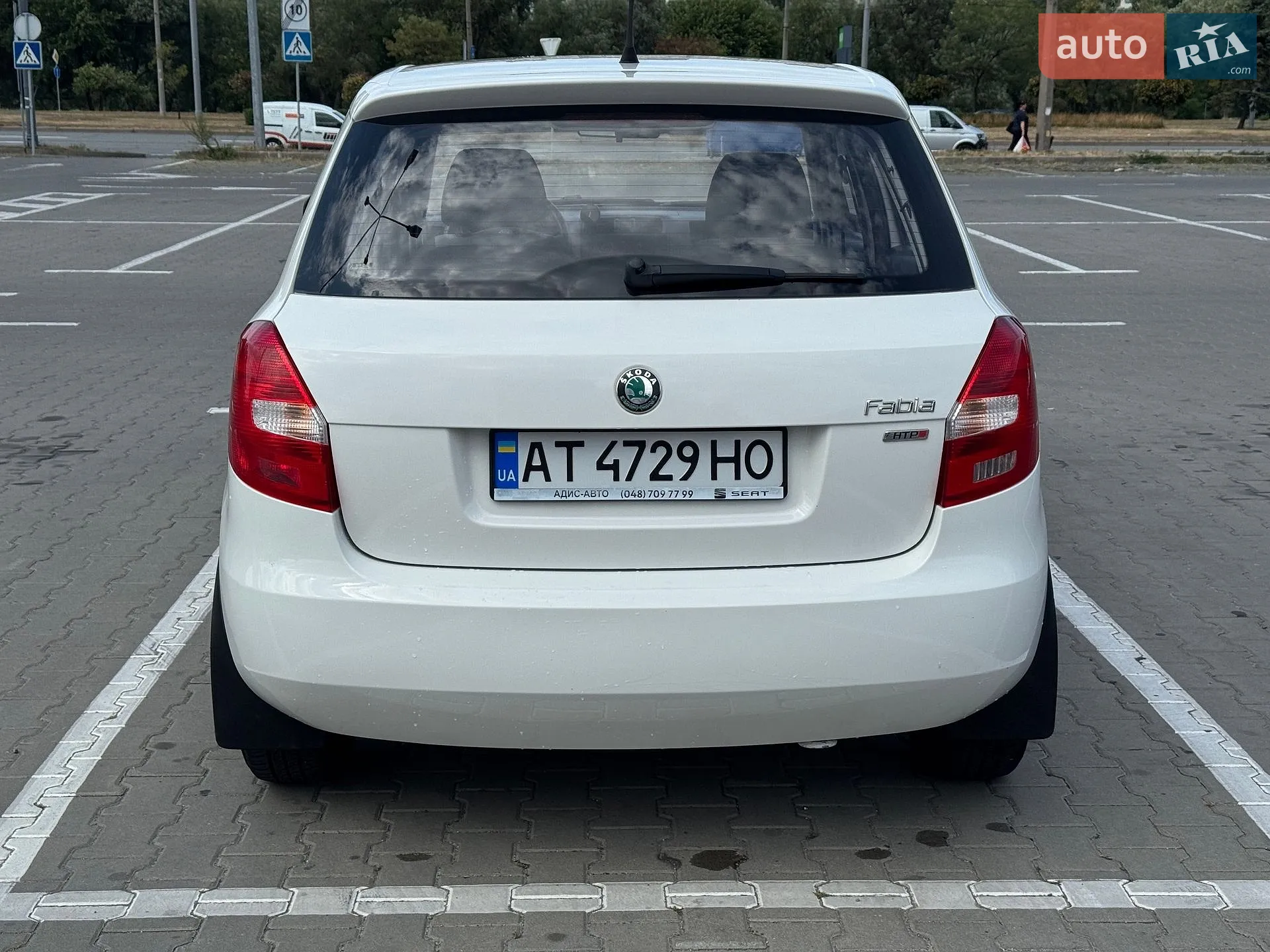2012 Skoda Fabia - мініатюра 2
