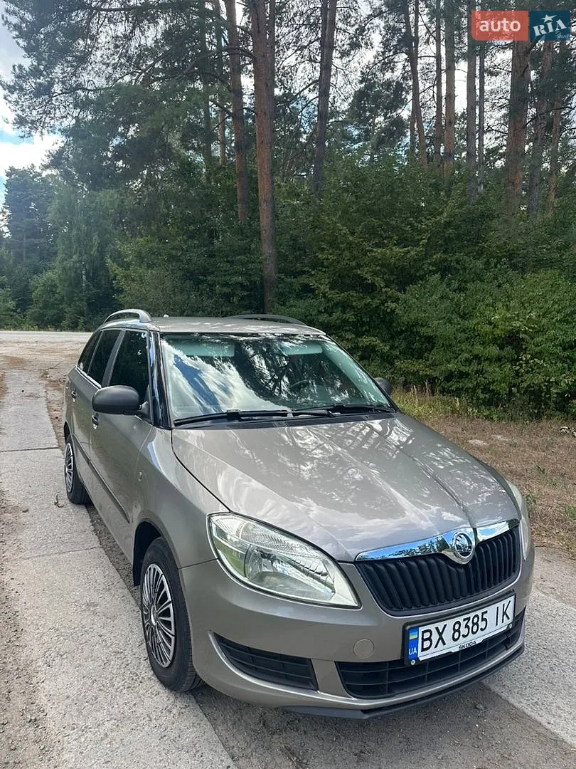 2012 Skoda Fabia - мініатюра 2
