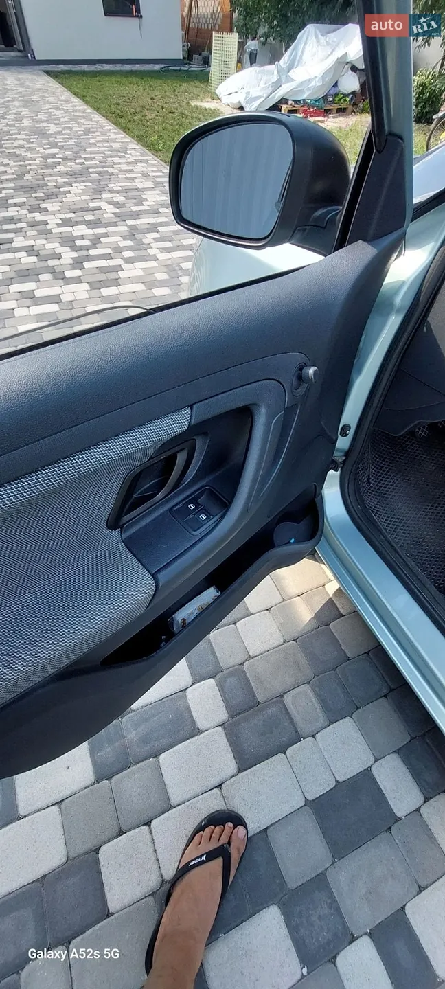 2010 Skoda Fabia - мініатюра 9