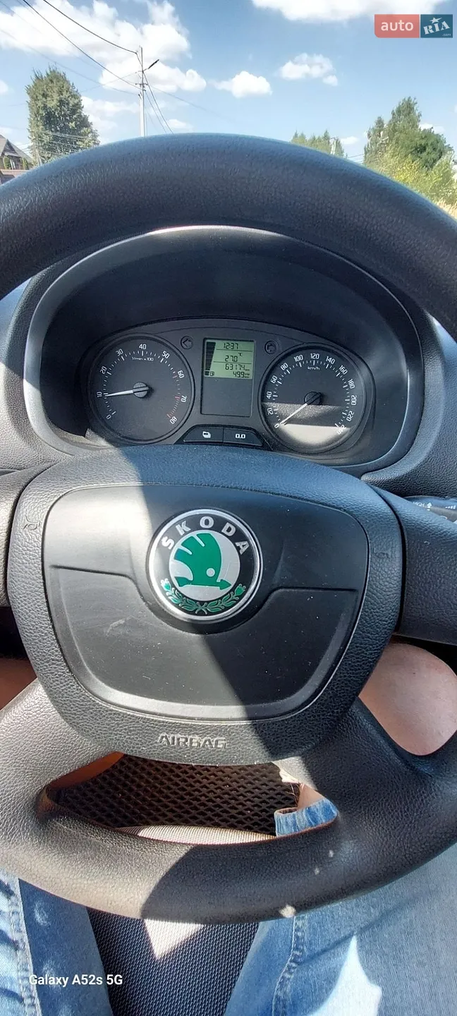 2010 Skoda Fabia - мініатюра 11
