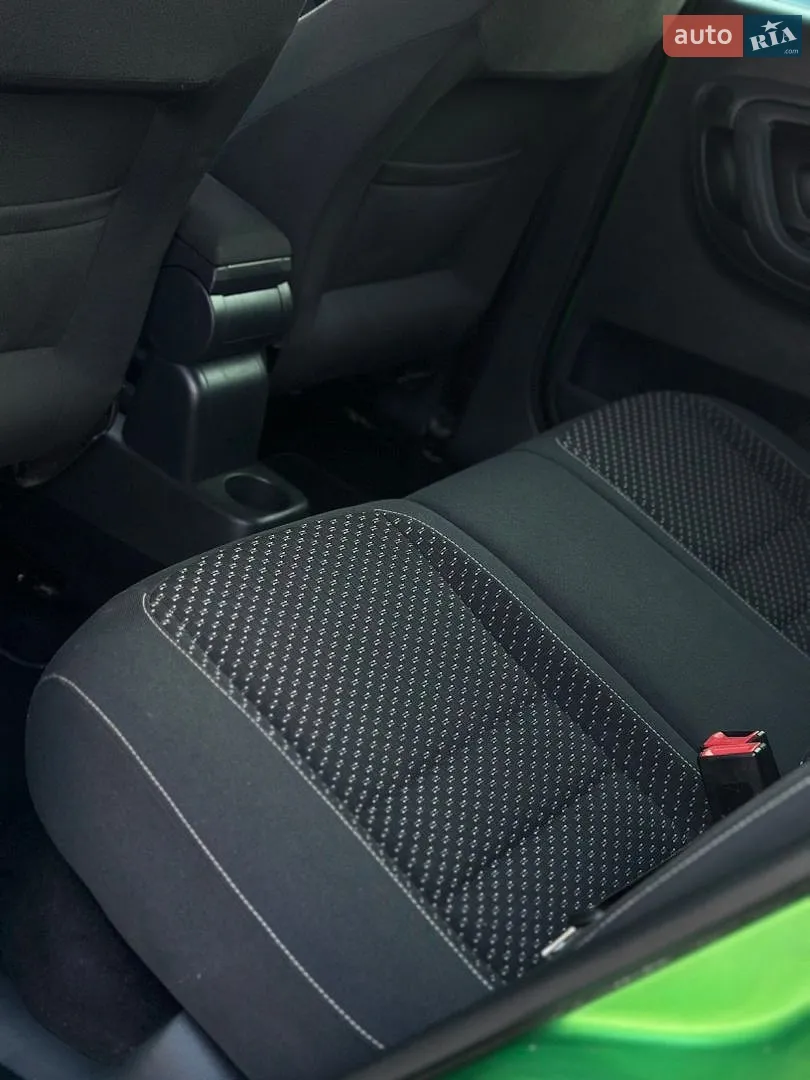 2010 Skoda Fabia - мініатюра 38