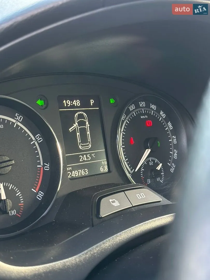 2010 Skoda Fabia - мініатюра 57