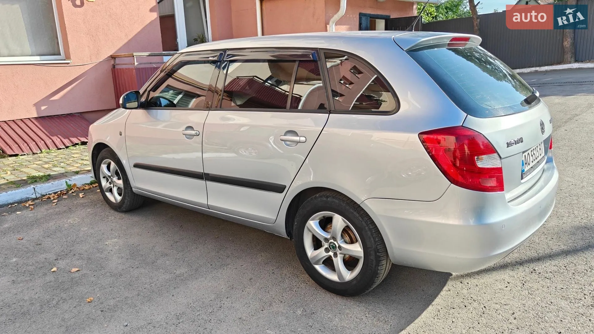 2010 Skoda Fabia - мініатюра 3