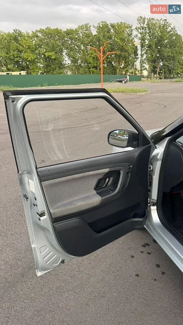 2010 Skoda Fabia - мініатюра 10