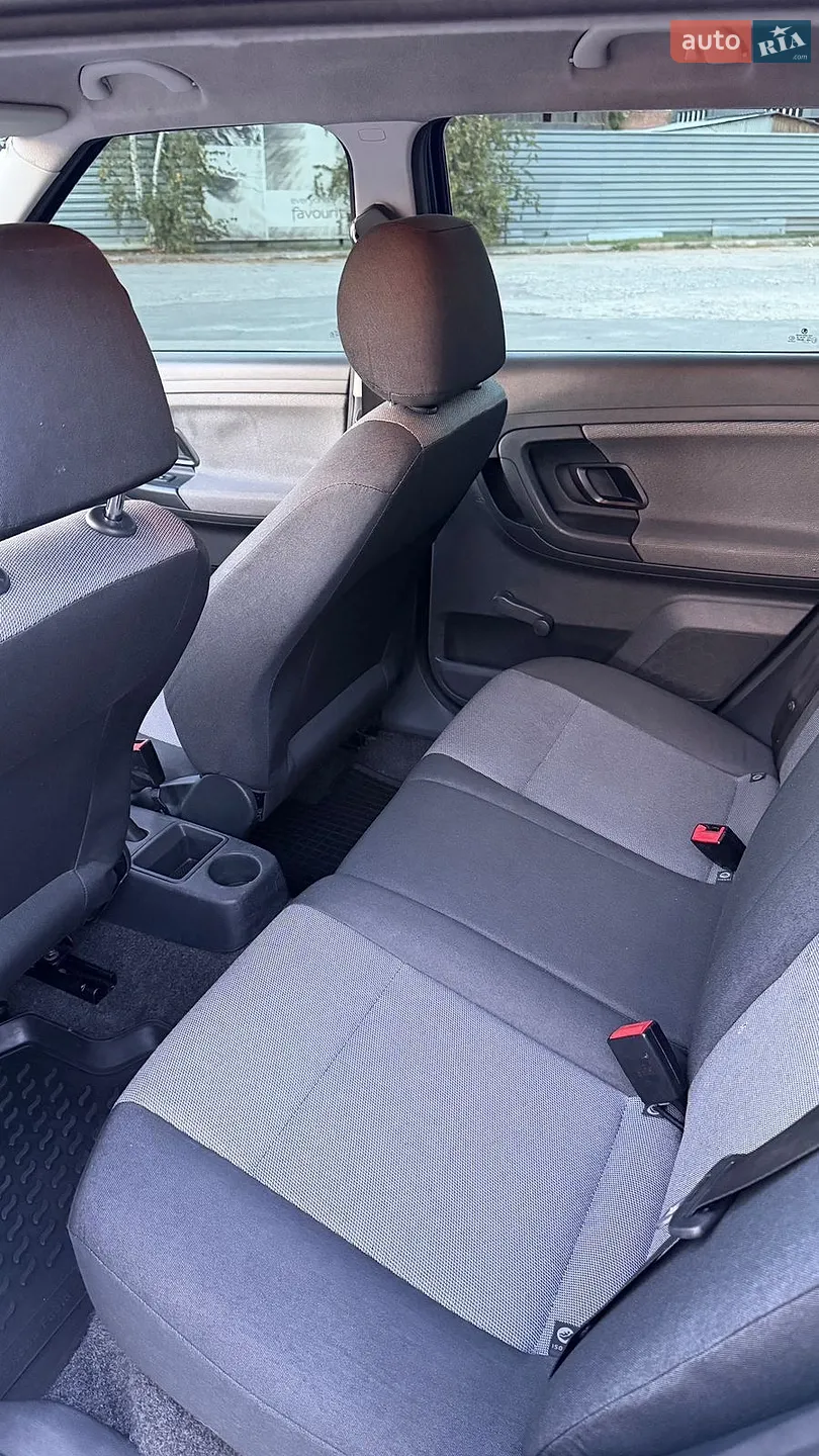 2014 Skoda Fabia - мініатюра 9