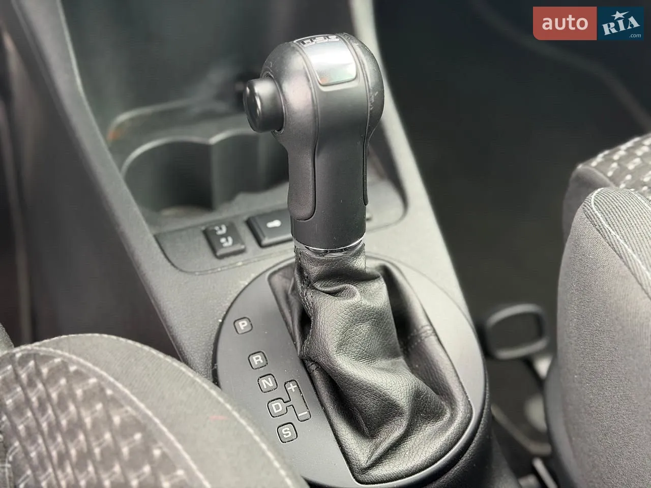 2011 Skoda Fabia - мініатюра 17