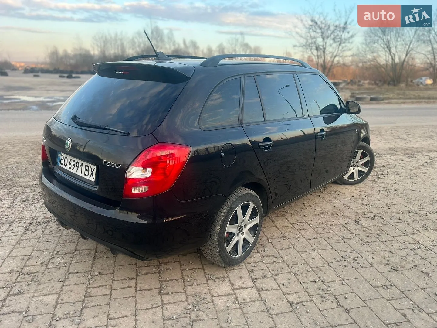 2011 Skoda Fabia - мініатюра 14