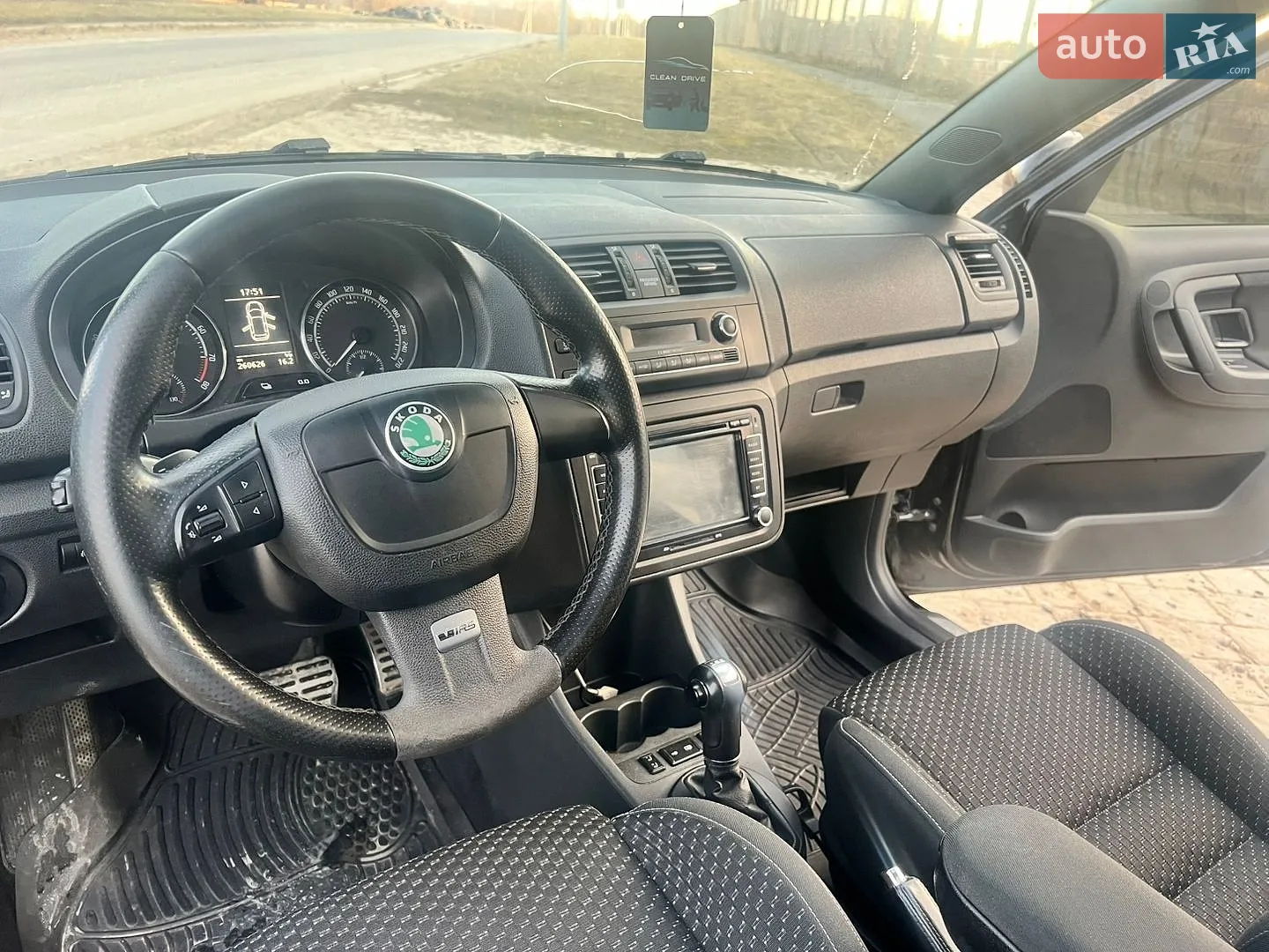 2011 Skoda Fabia - мініатюра 38