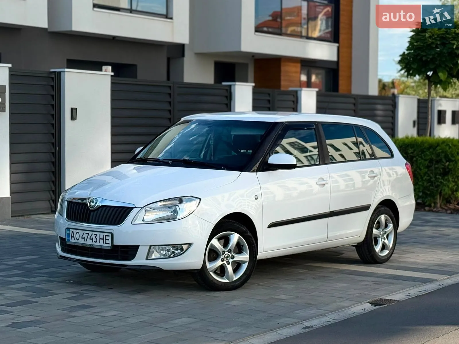 2010 Skoda Fabia - мініатюра 6