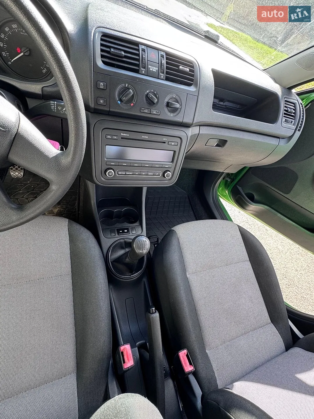 2011 Skoda Fabia - мініатюра 9