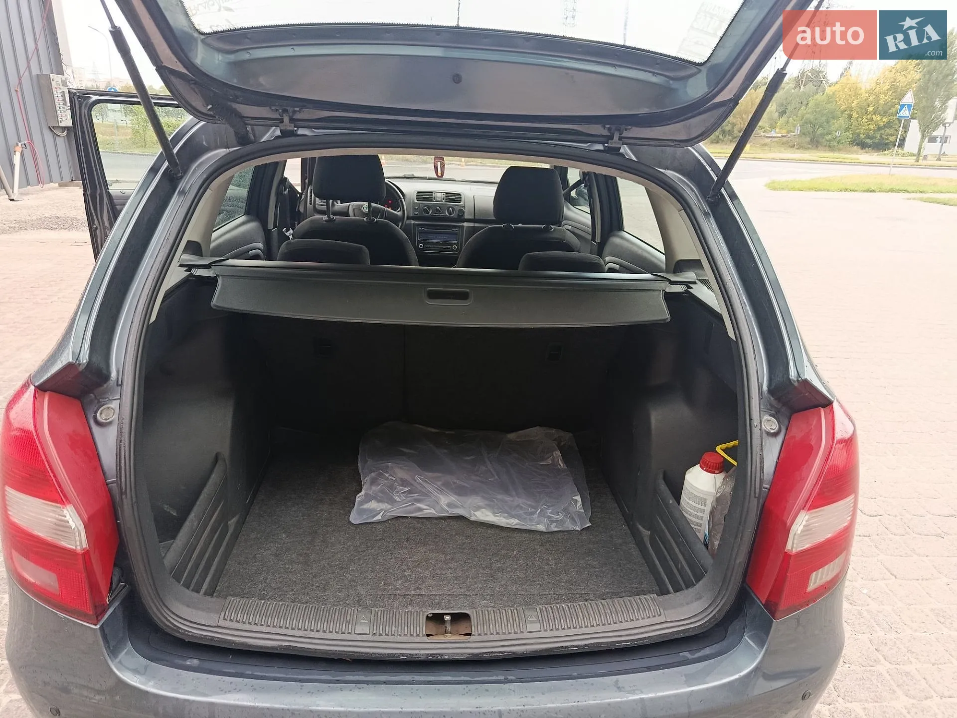 2010 Skoda Fabia - мініатюра 10