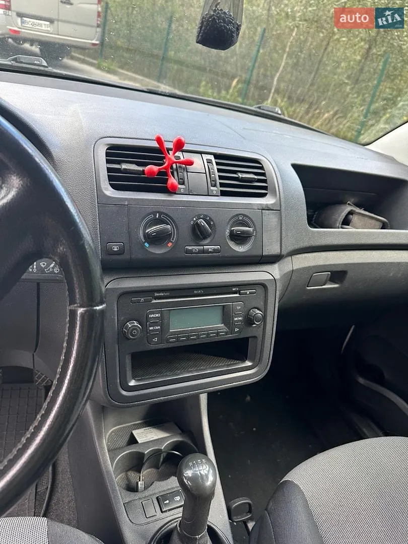 2012 Skoda Fabia - мініатюра 8