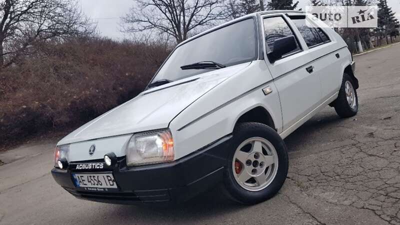 Хэтчбек Skoda Favorit 1992 в Кривом Роге