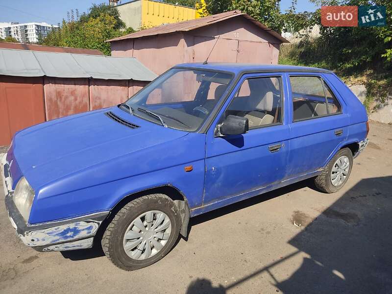 Хетчбек Skoda Favorit 1990 в Львові