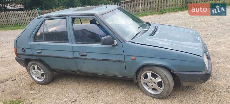 Хэтчбек Skoda Favorit 1989 в Стрые