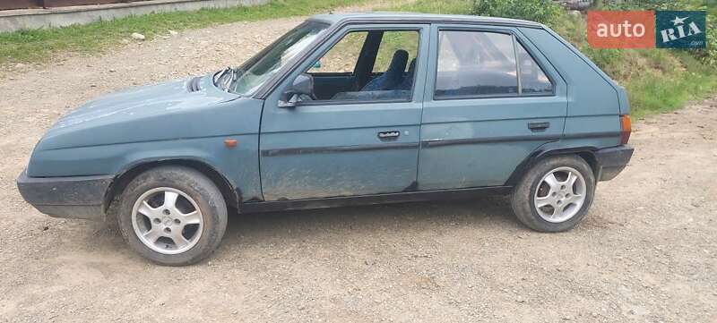 Хэтчбек Skoda Favorit 1989 в Стрые