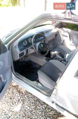 Хэтчбек Skoda Felicia 2001 в 