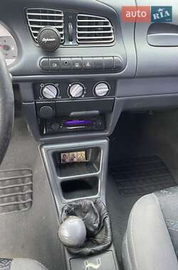 Хэтчбек Skoda Felicia 1996 в 