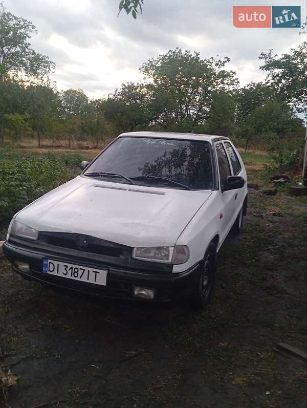 Хэтчбек Skoda Felicia 1996 в 