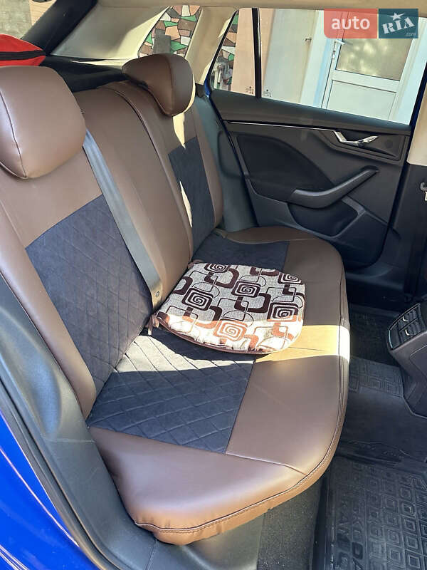 Позашляховик / Кросовер Skoda Kamiq 2021 в Малині