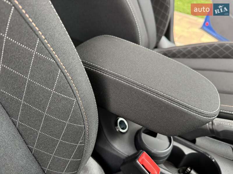 Внедорожник / Кроссовер Skoda Kamiq 2022 в Киеве