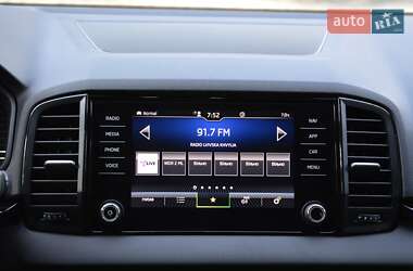 Внедорожник / Кроссовер Skoda Karoq 2020 в 