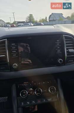 Внедорожник / Кроссовер Skoda Karoq 2017 в 
