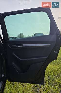 Внедорожник / Кроссовер Skoda Karoq 2017 в 