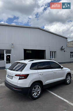 Внедорожник / Кроссовер Skoda Karoq 2021 в 