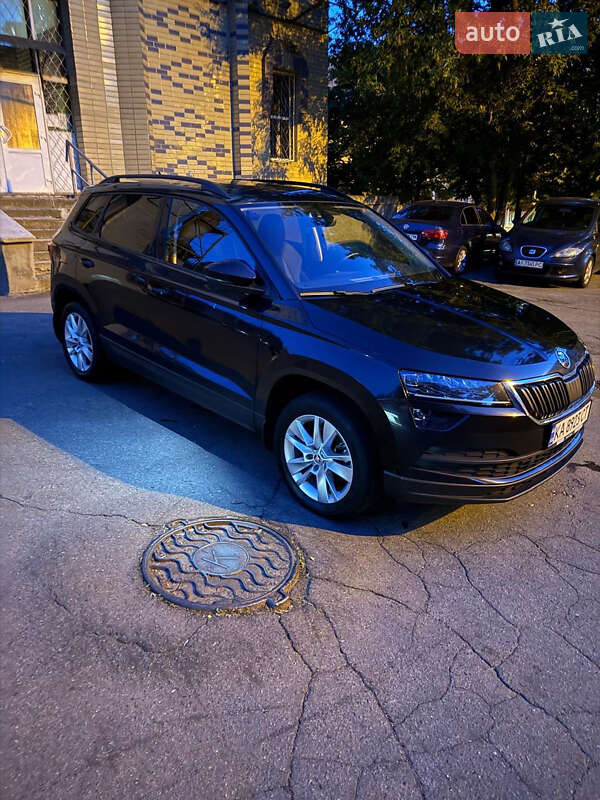 Внедорожник / Кроссовер Skoda Karoq 2021 в Киеве