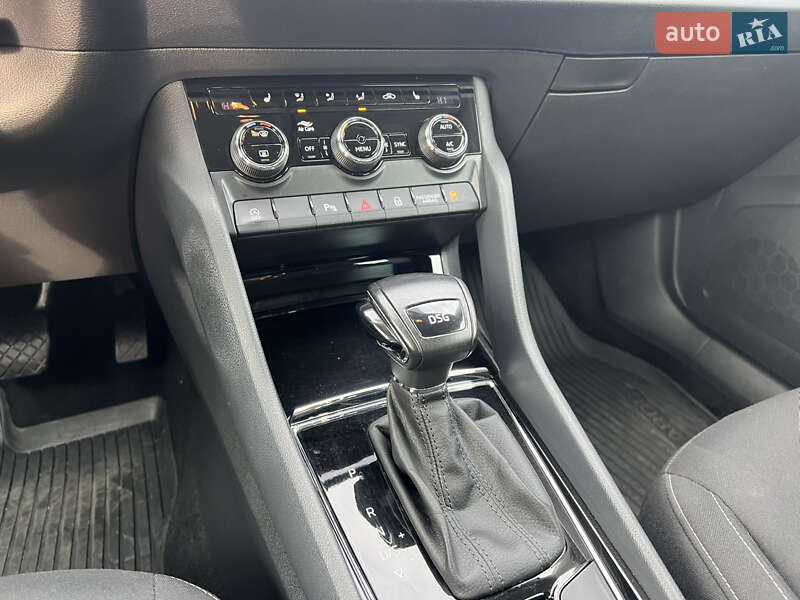 Внедорожник / Кроссовер Skoda Karoq 2019 в Киеве