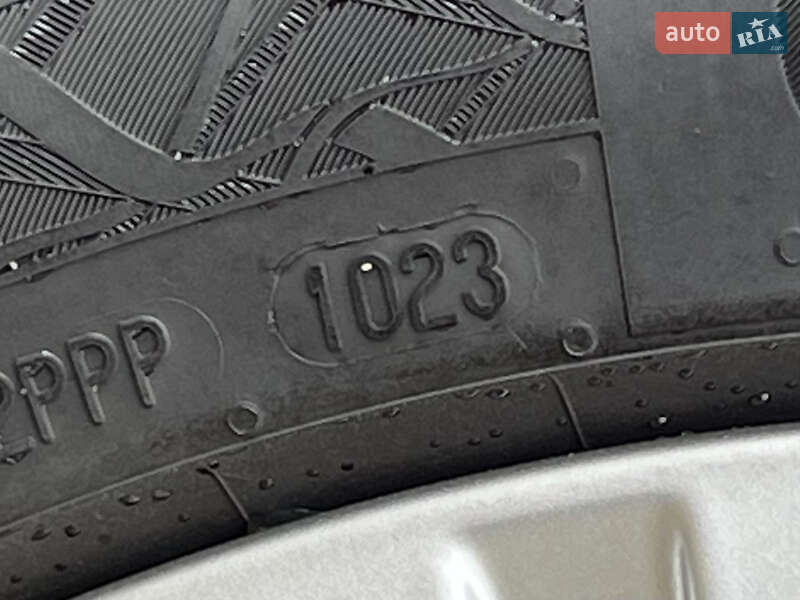 Внедорожник / Кроссовер Skoda Karoq 2021 в Луцке