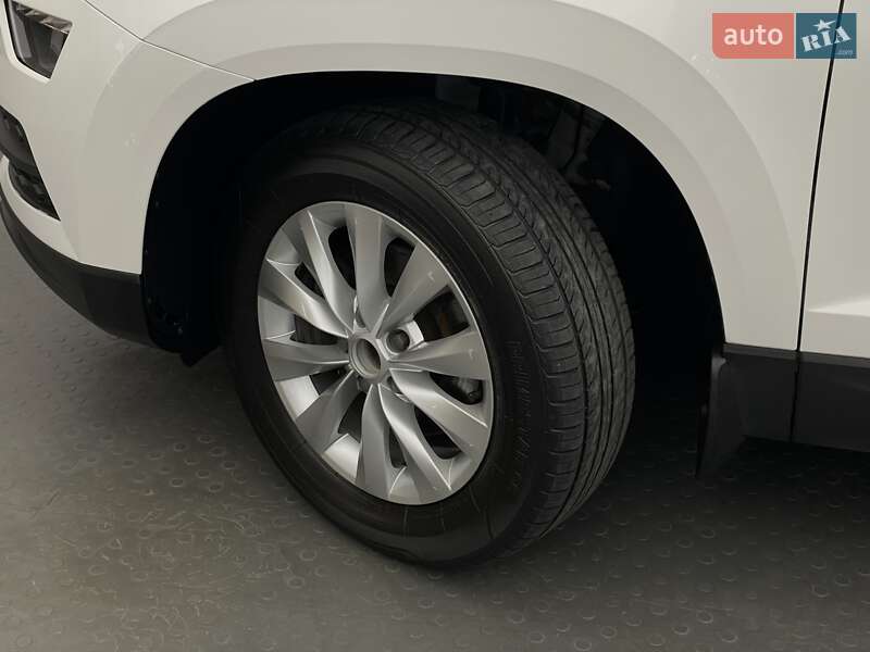 Внедорожник / Кроссовер Skoda Karoq 2019 в Киеве