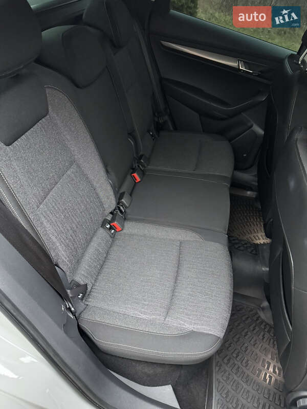 Внедорожник / Кроссовер Skoda Karoq 2018 в Киеве