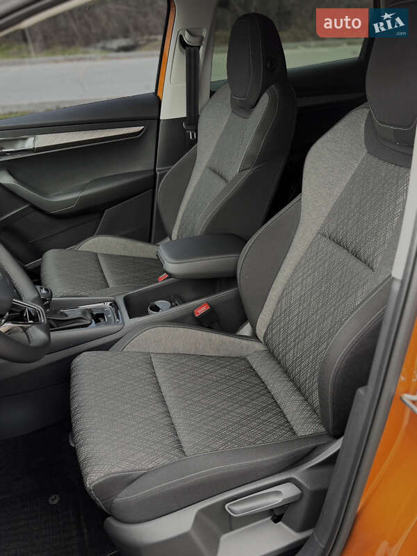 Внедорожник / Кроссовер Skoda Karoq 2024 в Днепре